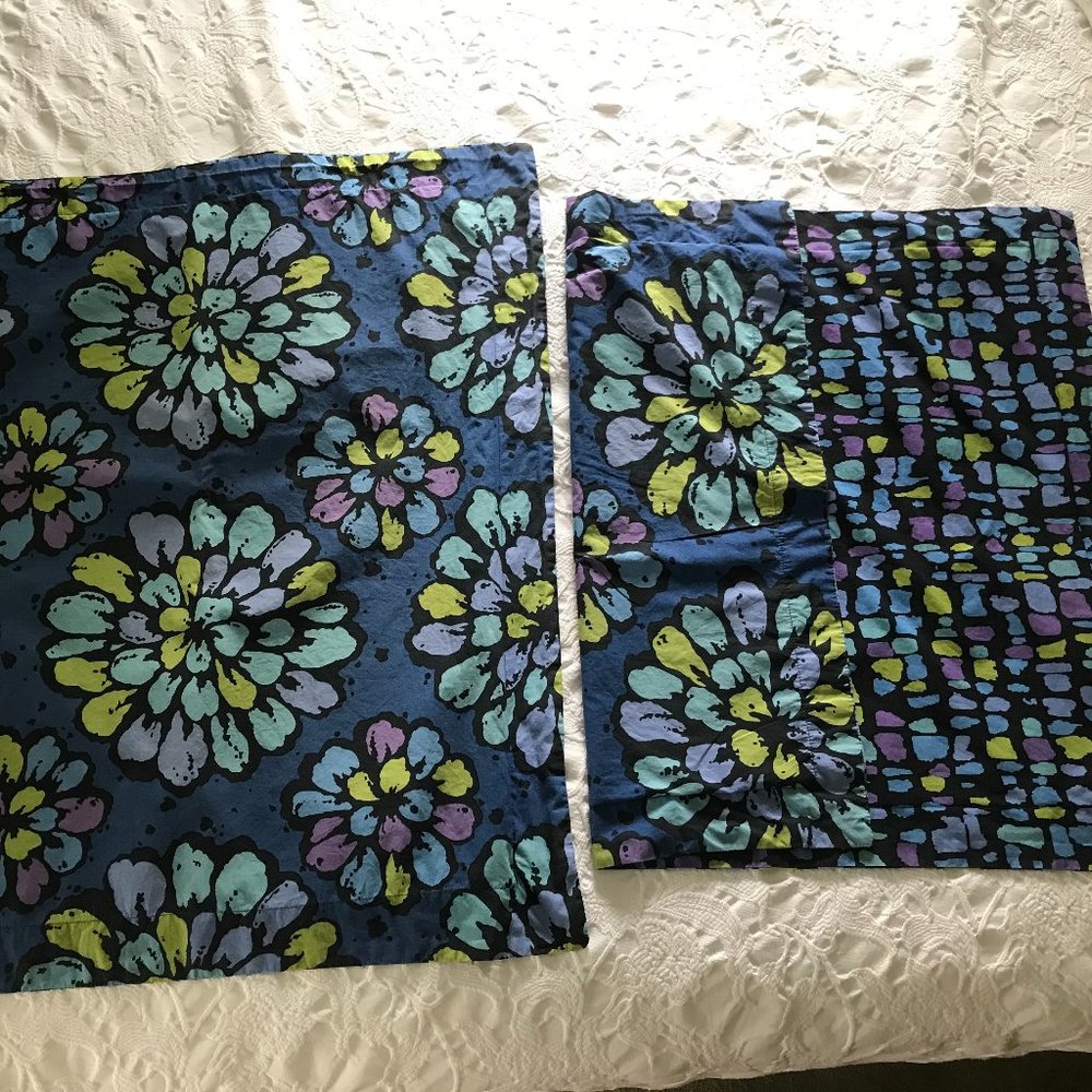 Vera Bradley "Indigo Pop" Pillow Shams, 24" X 28", 2 Shams